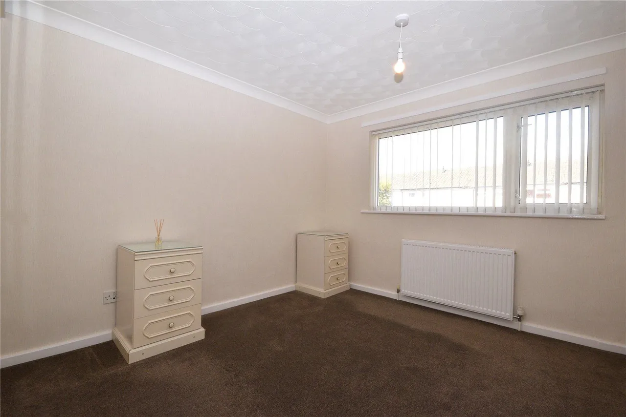 Bruce Lawn, Leeds, LS12, photo 9