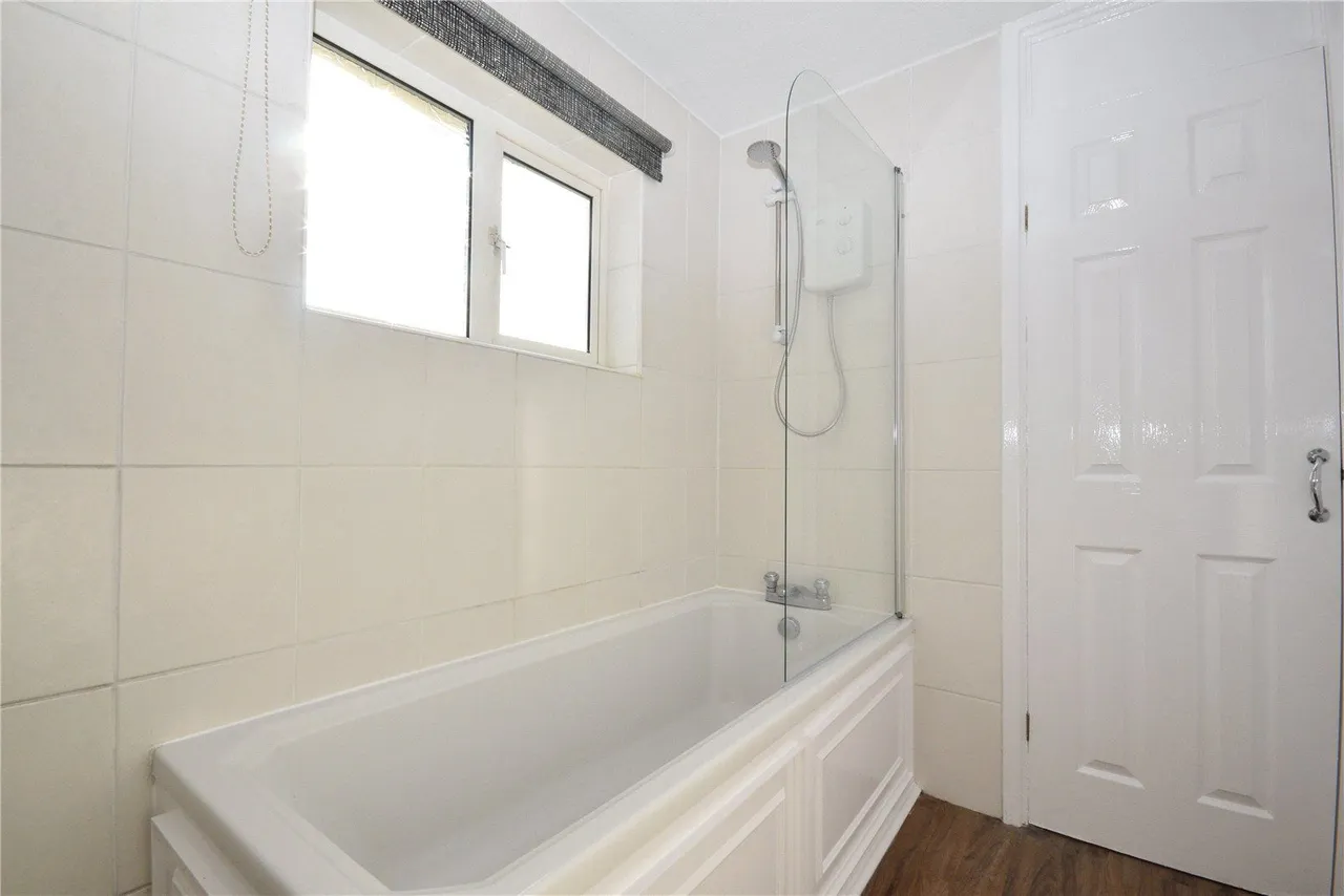 Bruce Lawn, Leeds, LS12, photo 14