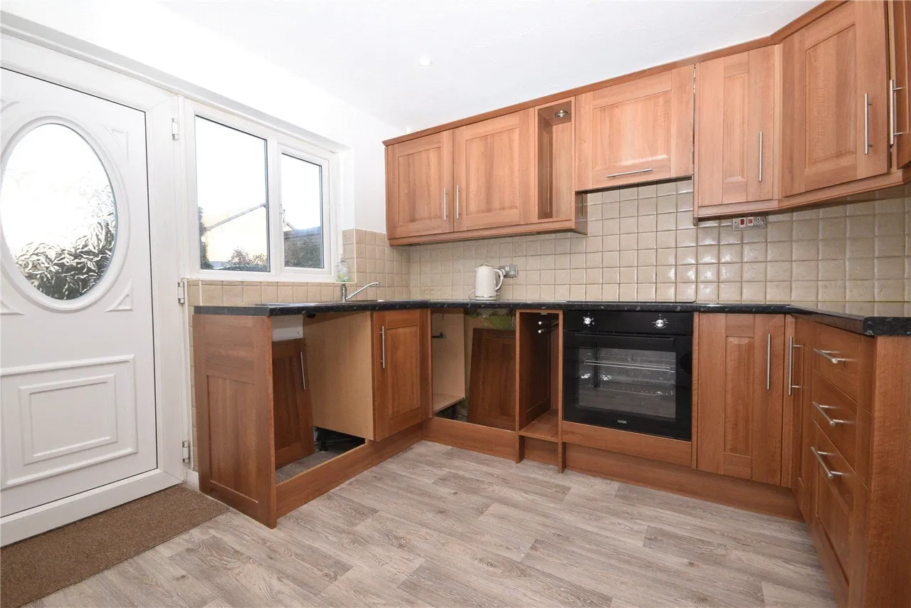 Bruce Lawn, Leeds, LS12, photo 4
