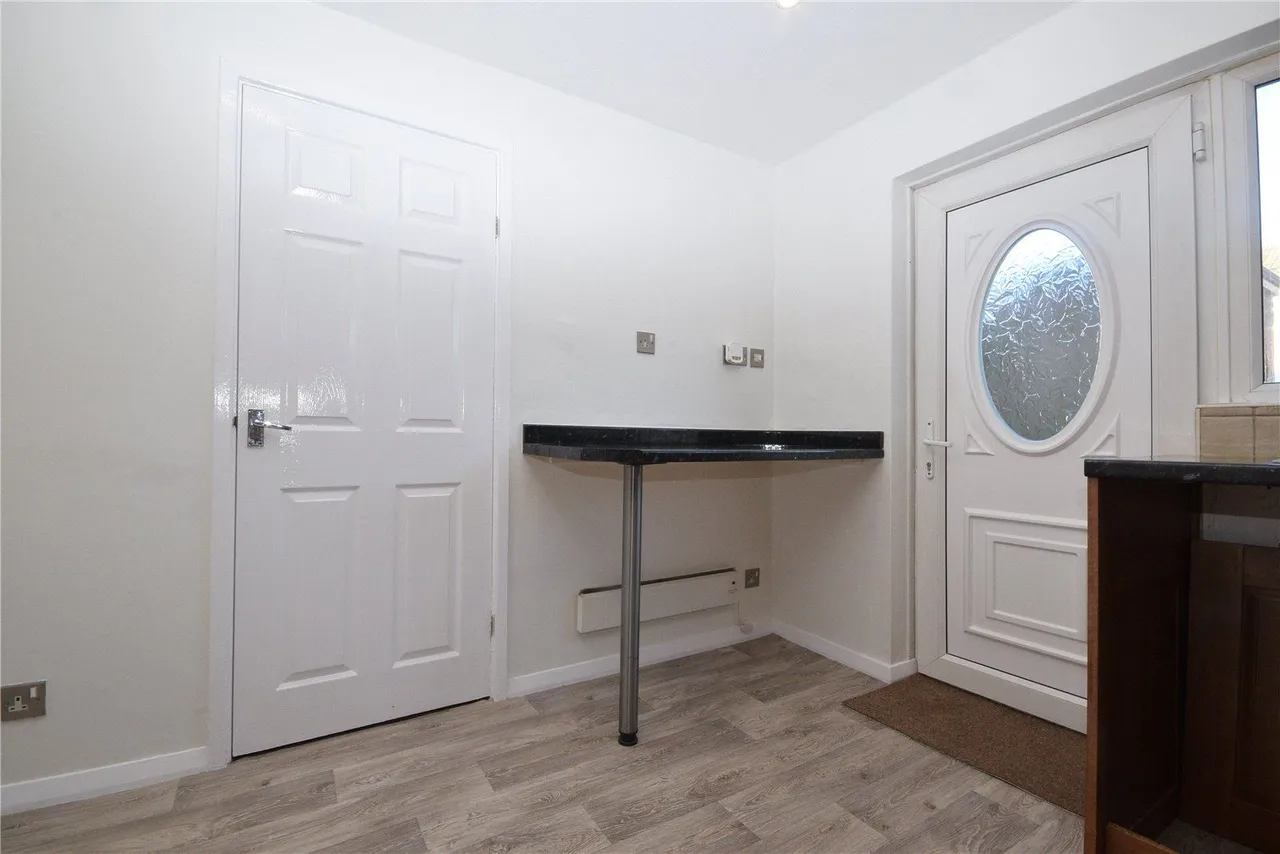 Bruce Lawn, Leeds, LS12, photo 5