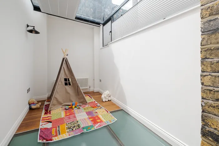 Newark Street, London, E1, photo 12