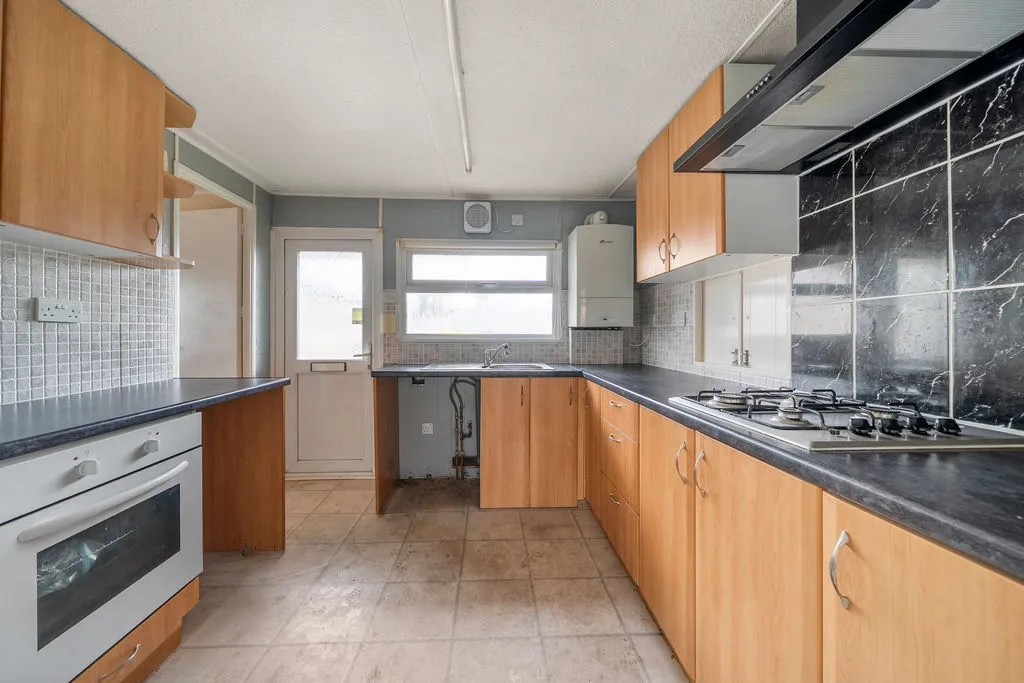 Penton Park, Chertsey KT16 8QB, photo 2