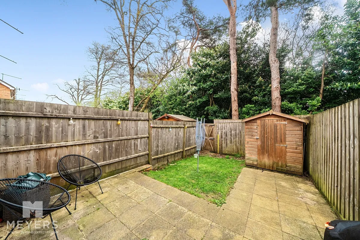 Olivia Close, Corfe Mullen, BH21, photo 16