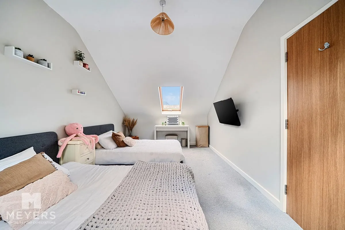 Olivia Close, Corfe Mullen, BH21, photo 11