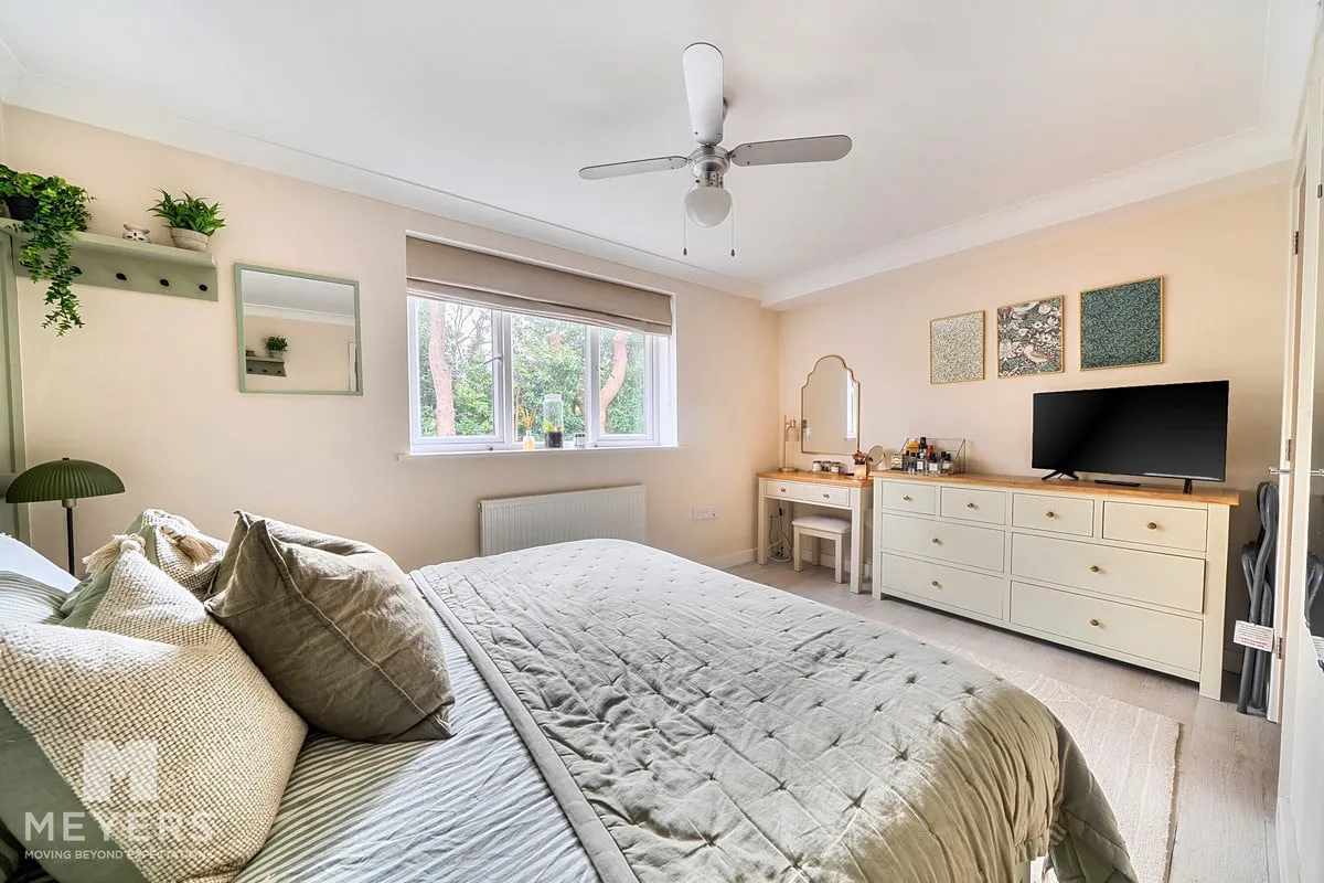Olivia Close, Corfe Mullen, BH21, photo 8