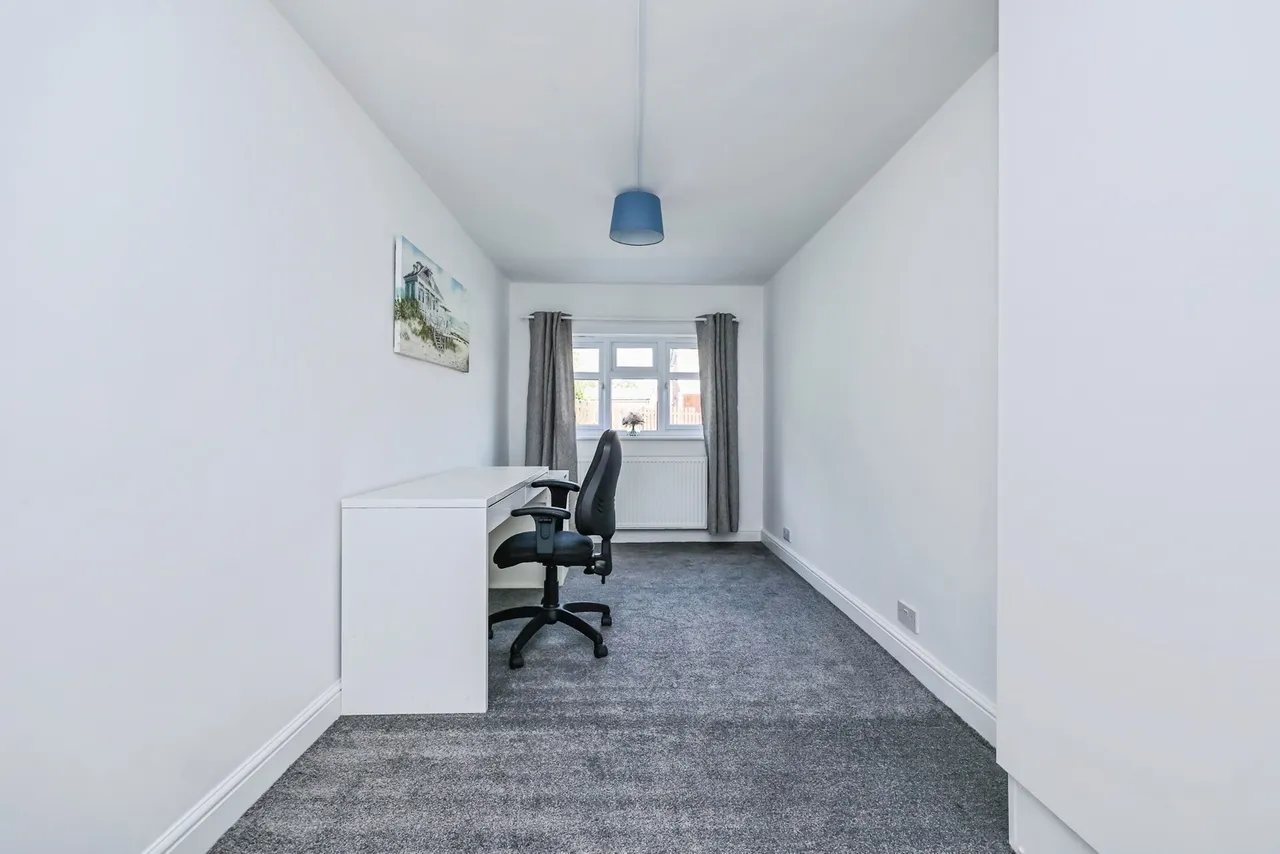 Minster Close, Hucknall, Nottingham, Nottinghamshire, NG15, photo 8