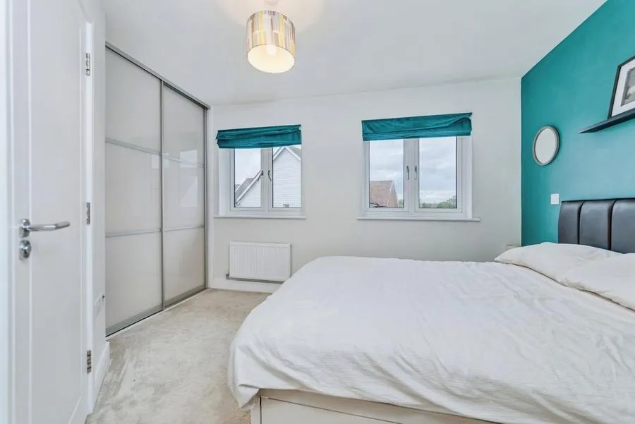 Moy Green Drive, Horley, RH6, photo 8