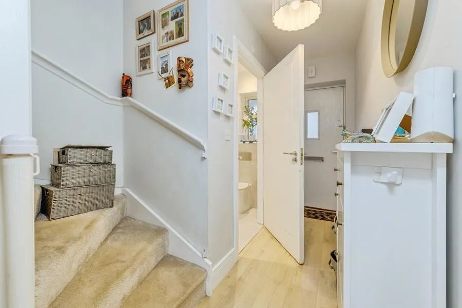 Moy Green Drive, Horley, RH6, photo 4
