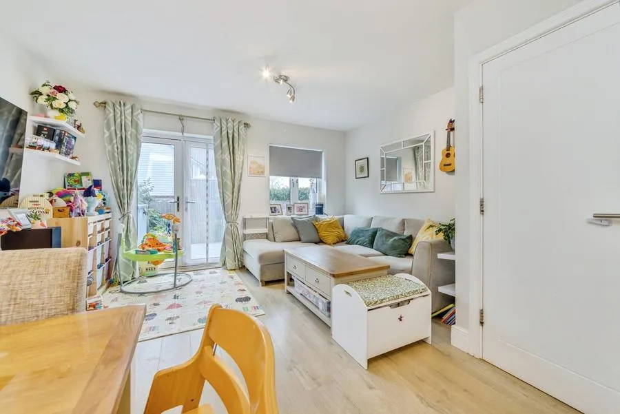 Moy Green Drive, Horley, RH6, photo 7