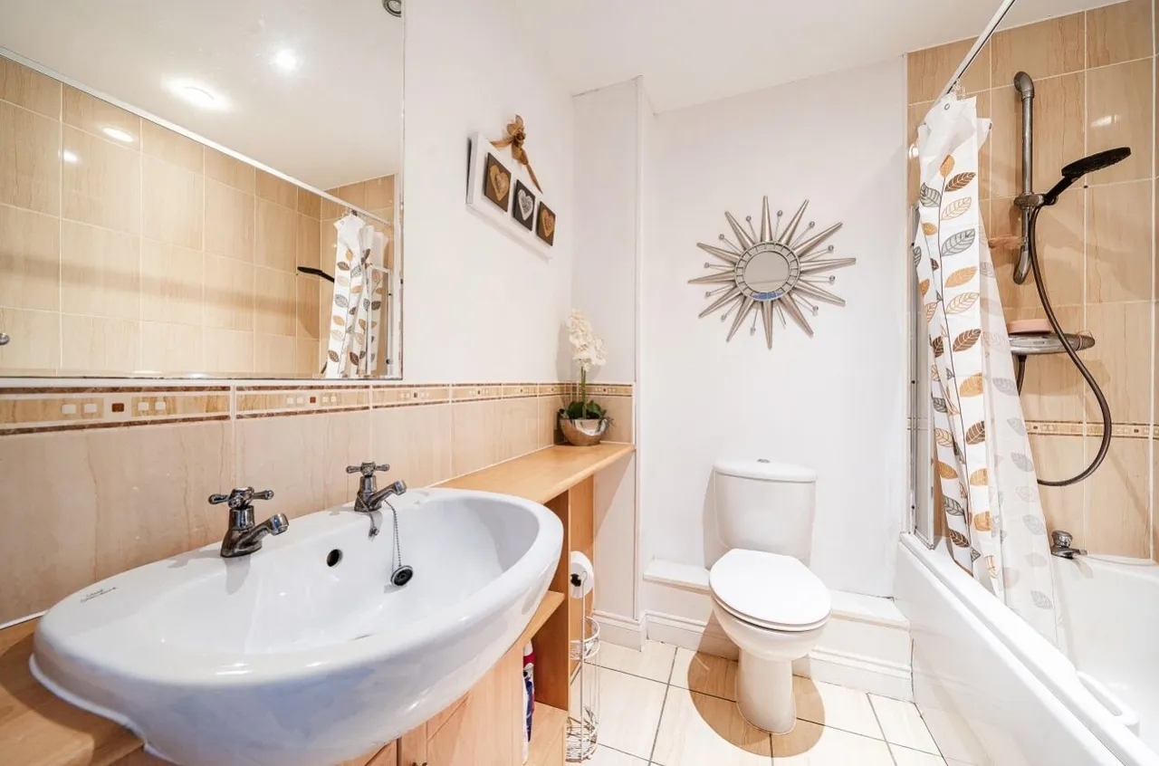Archdale Close, Chesterfield, S40, photo 11