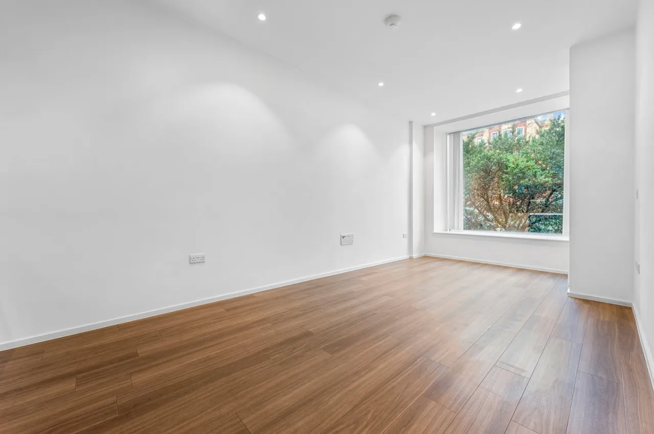 Broomhill Road, London, SW18, photo 17