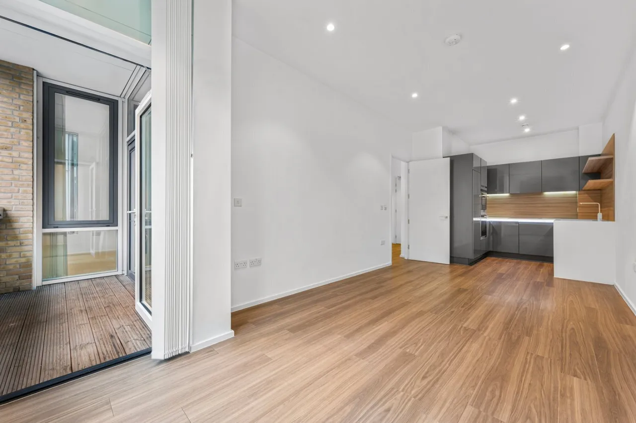 Broomhill Road, London, SW18, photo 18
