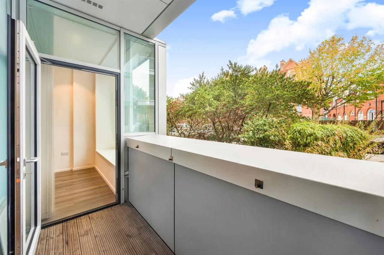Broomhill Road, London, SW18, photo 6