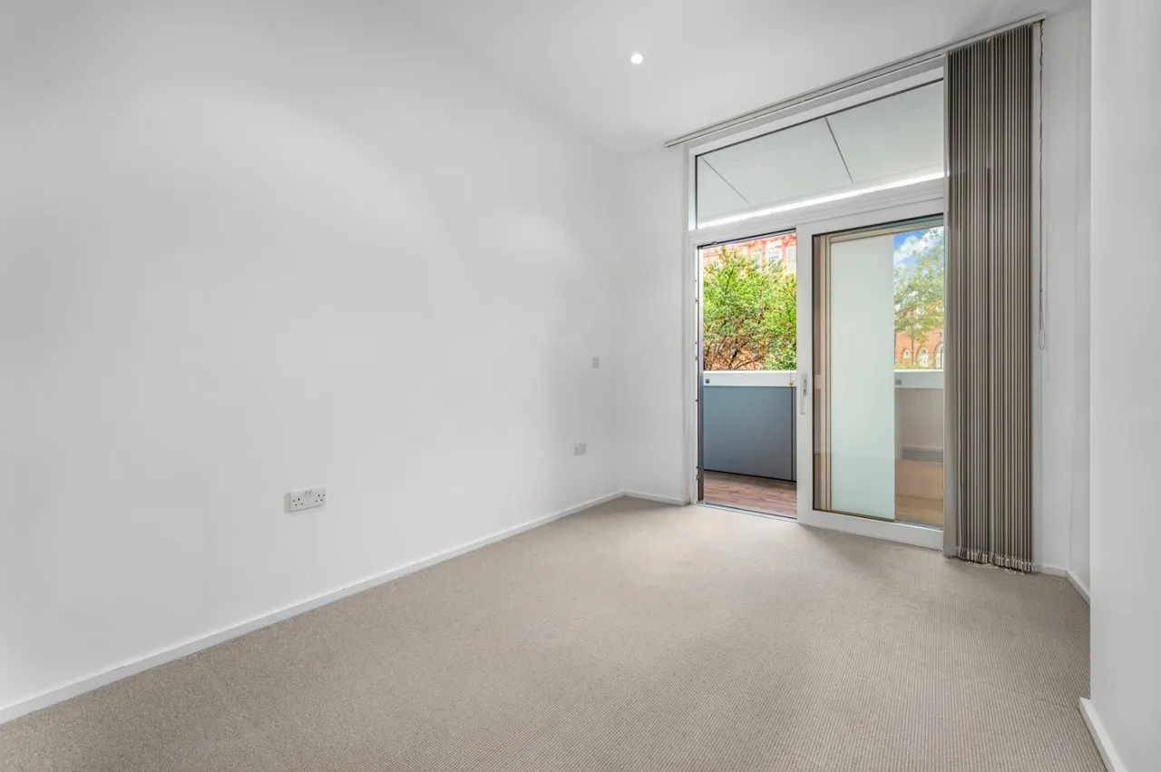 Broomhill Road, London, SW18, photo 10