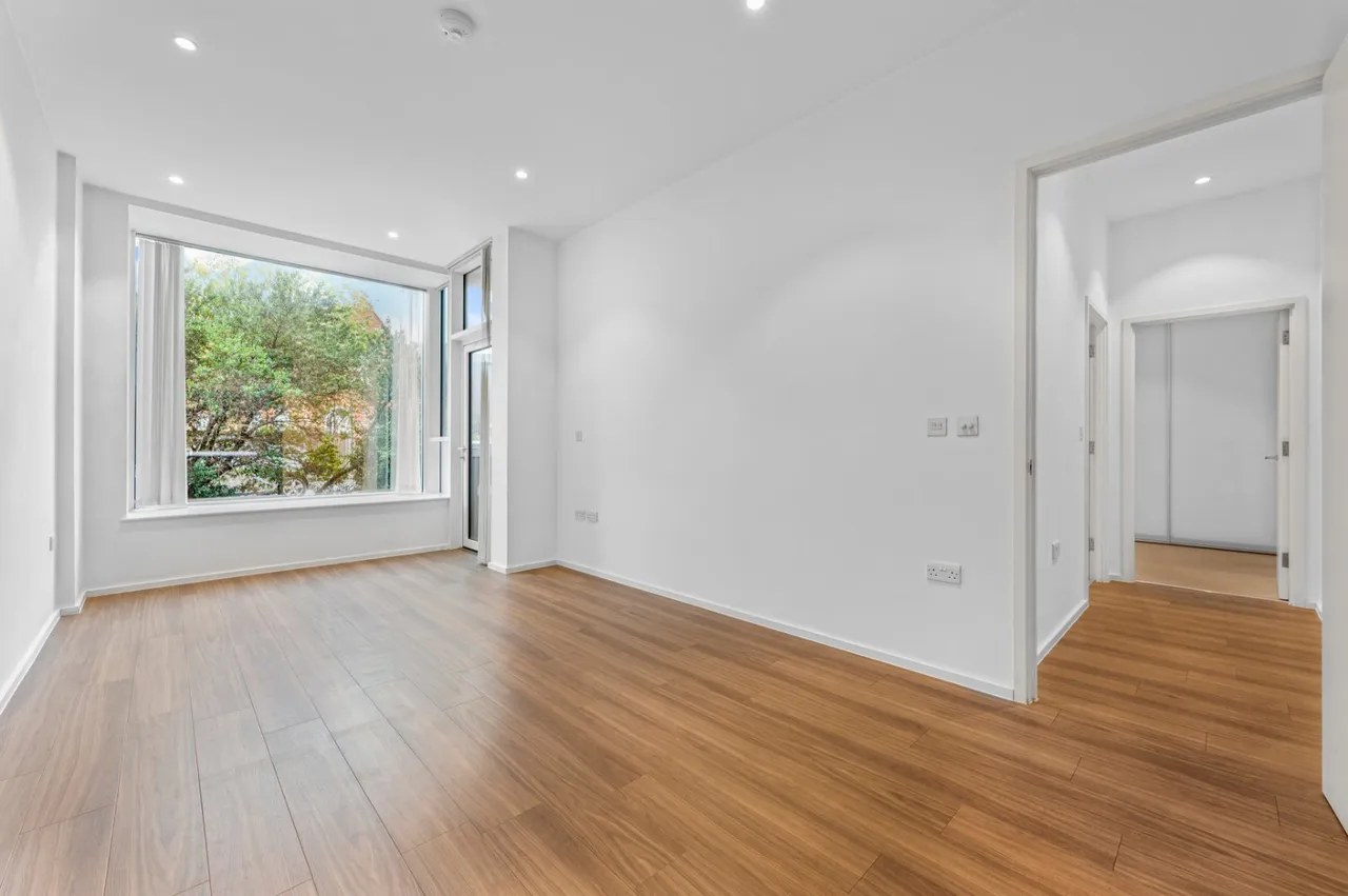 Broomhill Road, London, SW18, photo 16