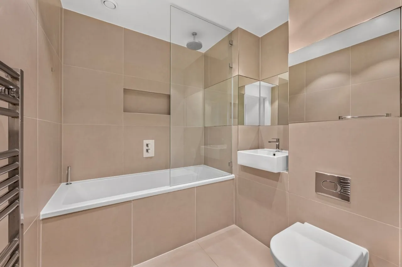 Broomhill Road, London, SW18, photo 4
