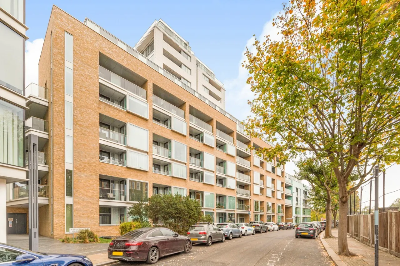 Broomhill Road, London, SW18, photo 13