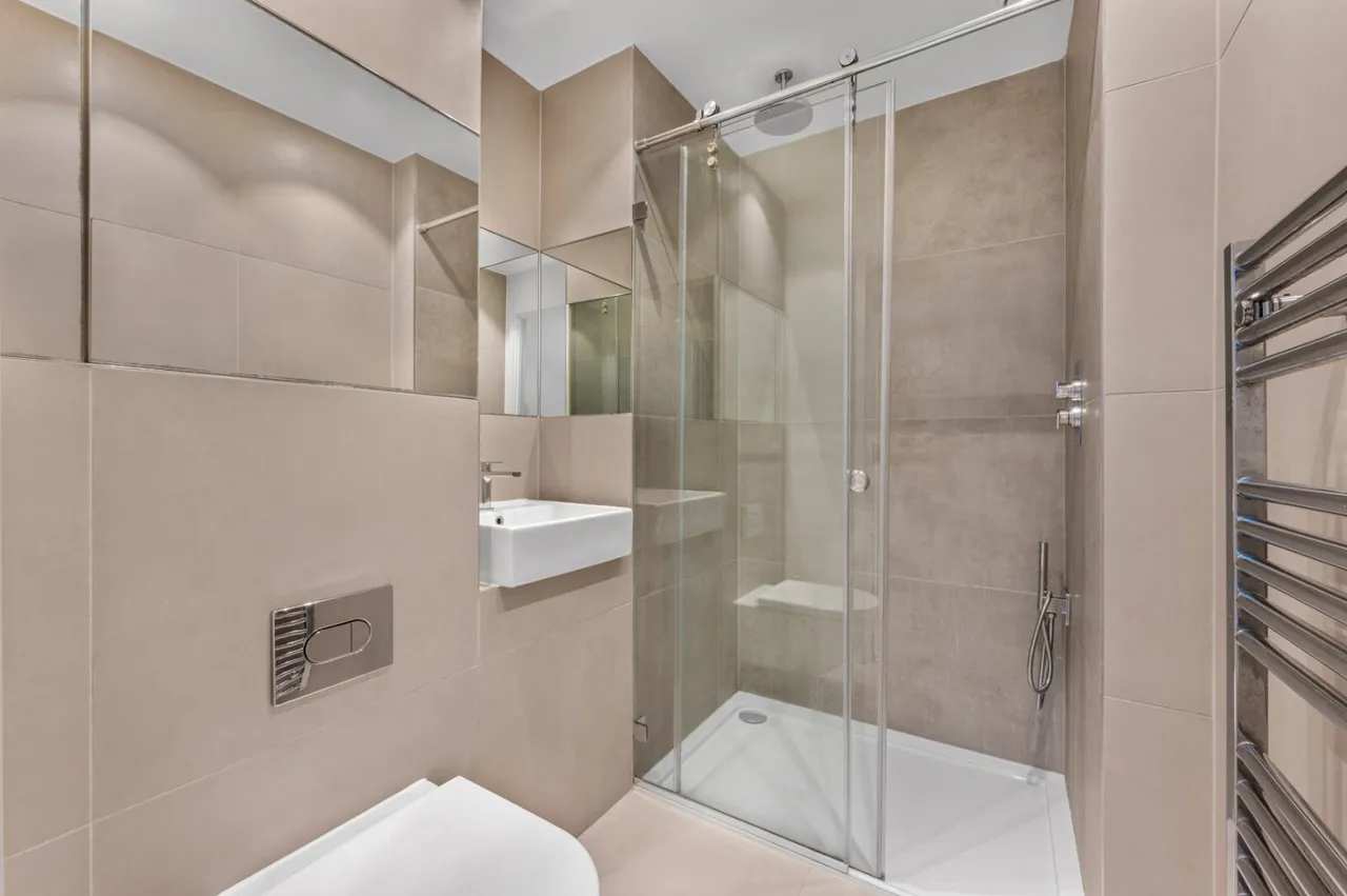 Broomhill Road, London, SW18, photo 8