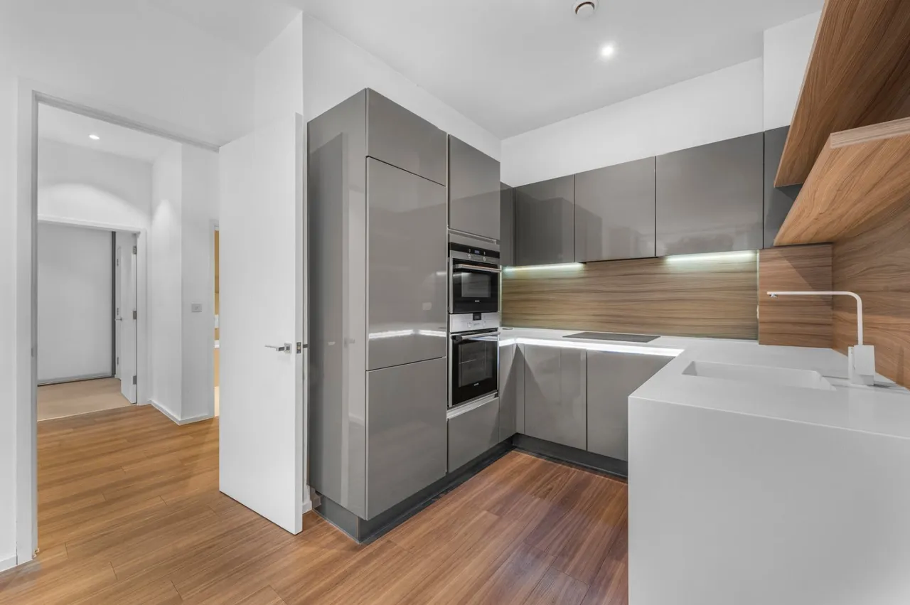 Broomhill Road, London, SW18, photo 15