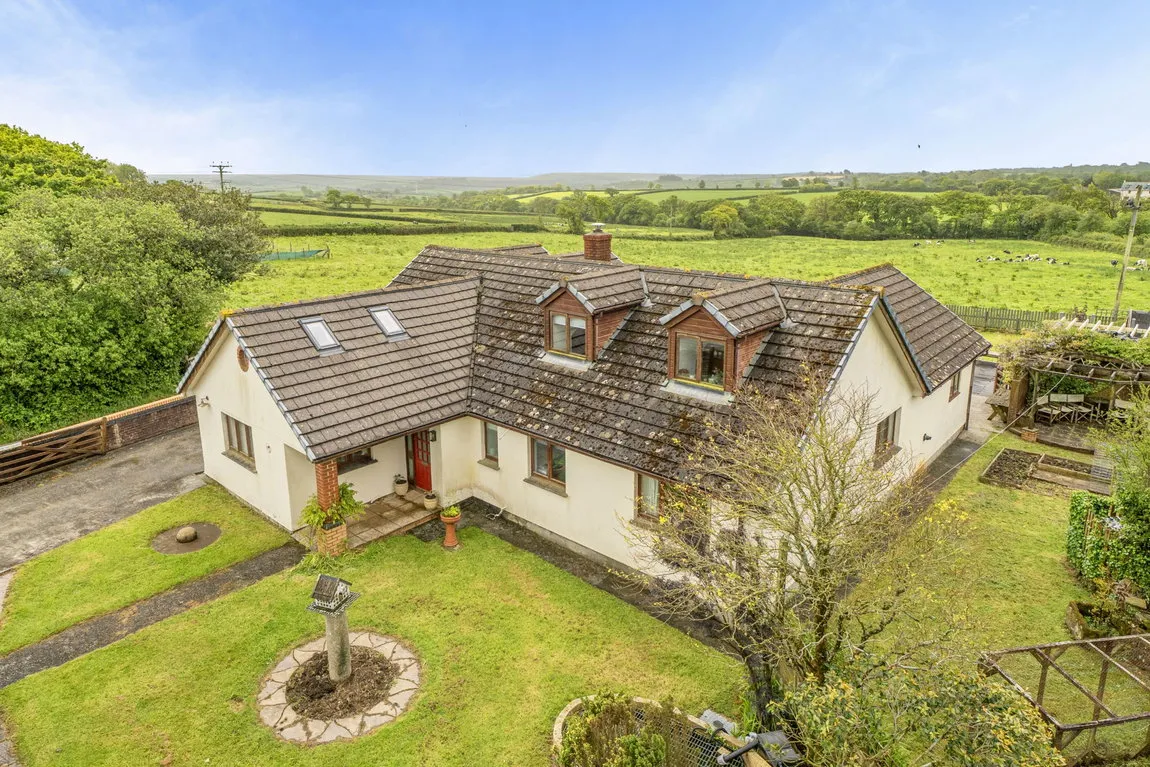 5 bed house for sale — North Tamerton, Holsworthy, Devon, EX22 6RL