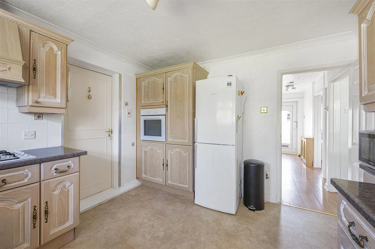 Lexden Road, Seaford, photo 3