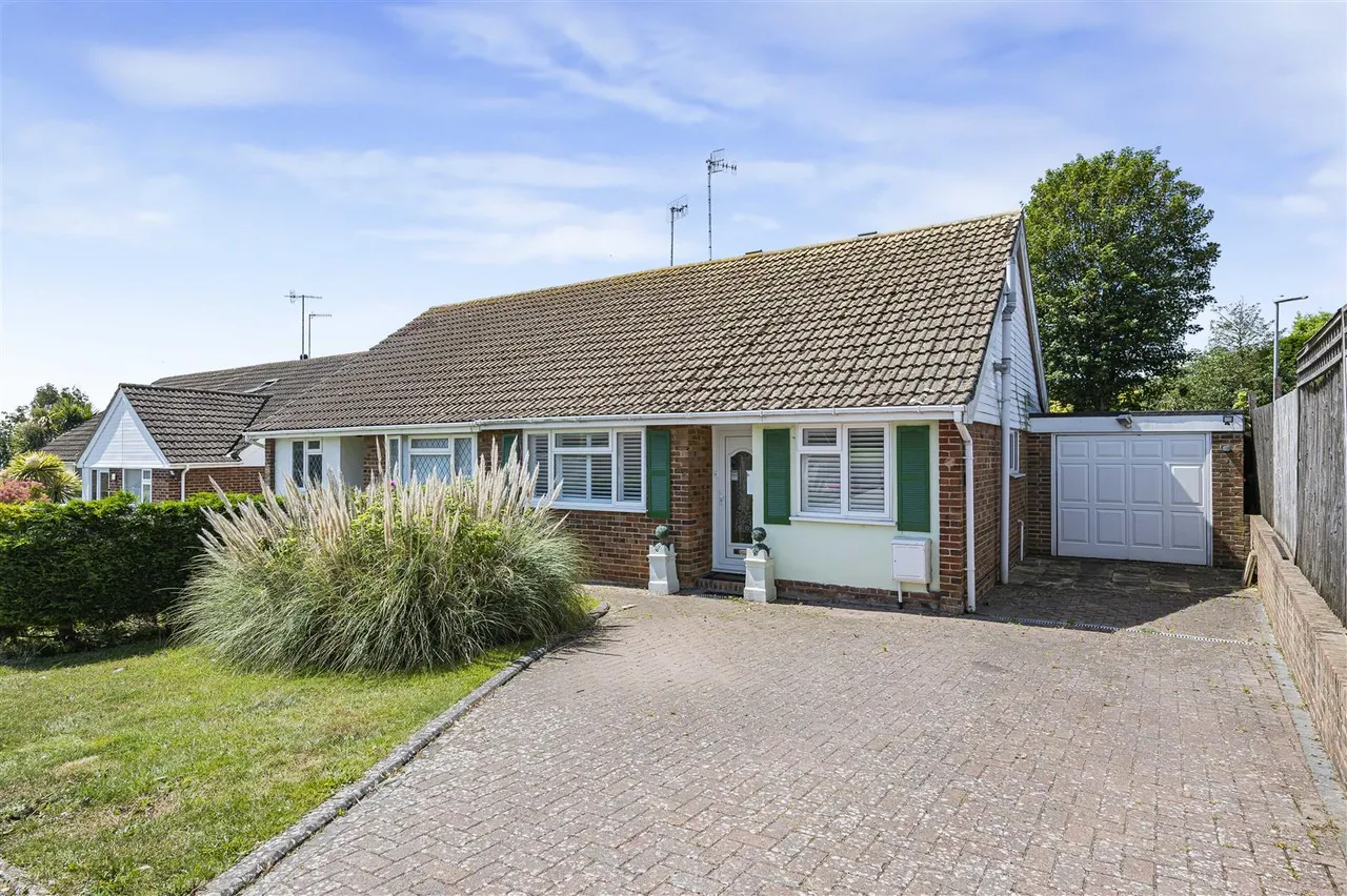 3 bed house for sale, Lexden Road, Seaford