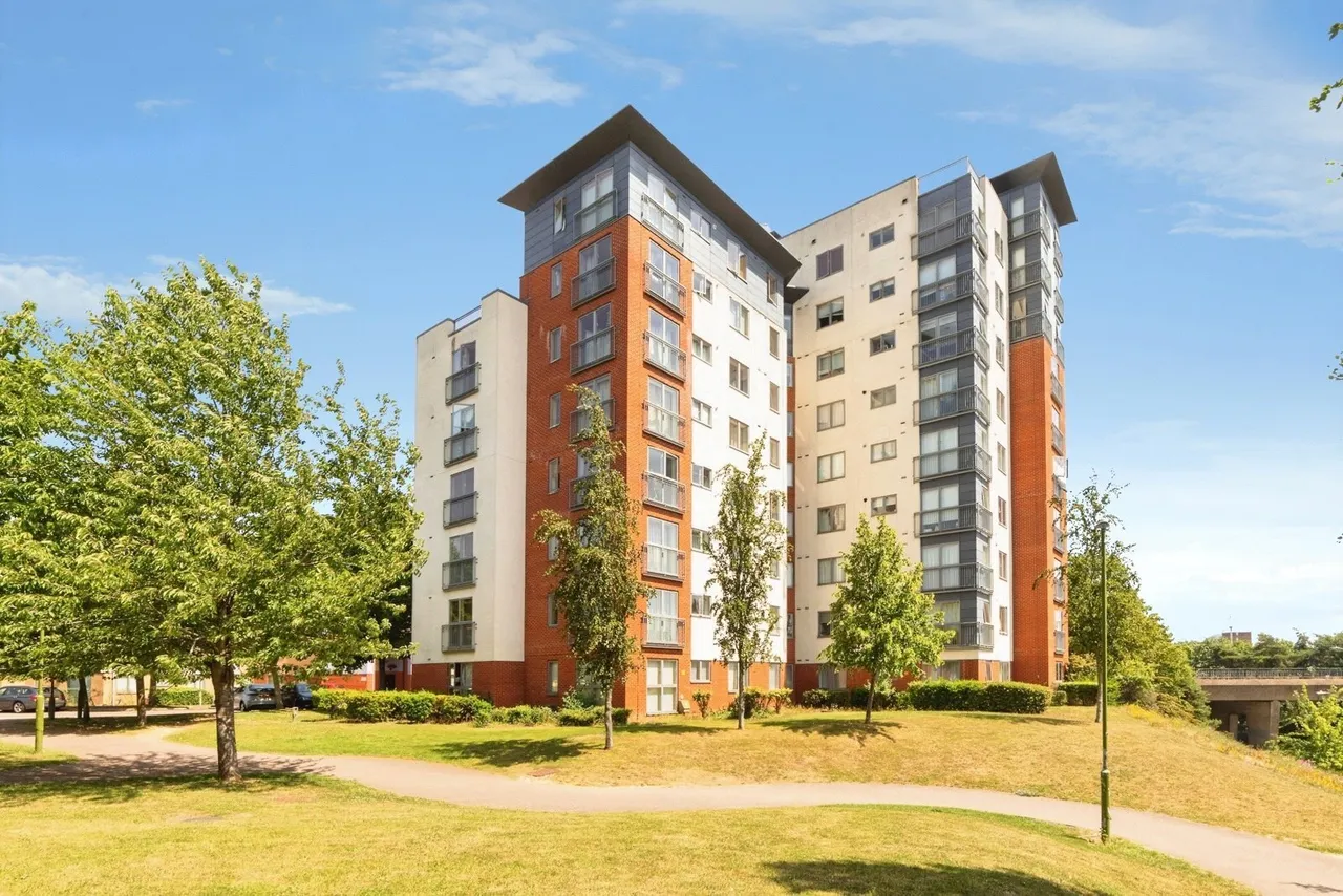 2 bed flat for sale — Kilby Road, Stevenage, Hertfordshire, SG1