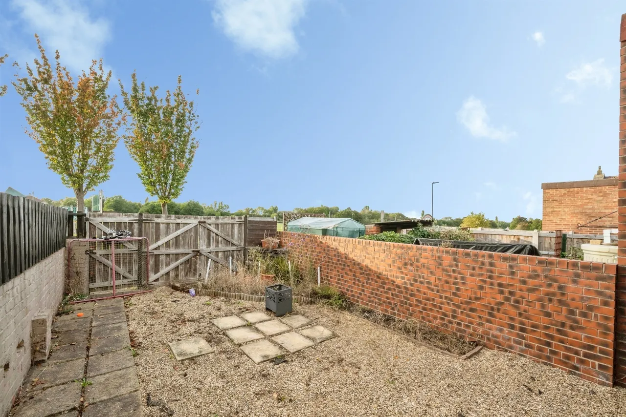 St. Johns Road, Edlington, DN12, photo 9