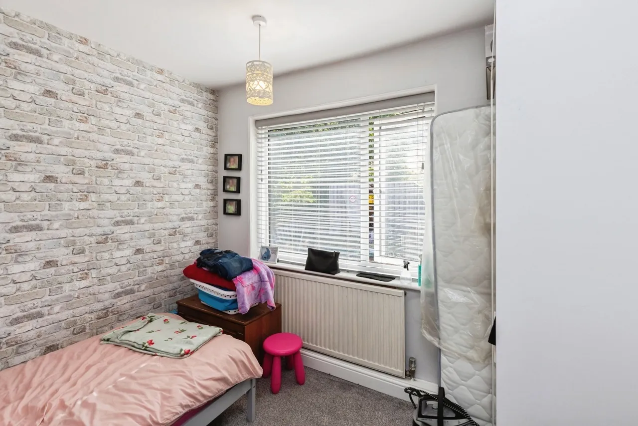 Cross Lane, Huddersfield, West Yorkshire, HD4, photo 14