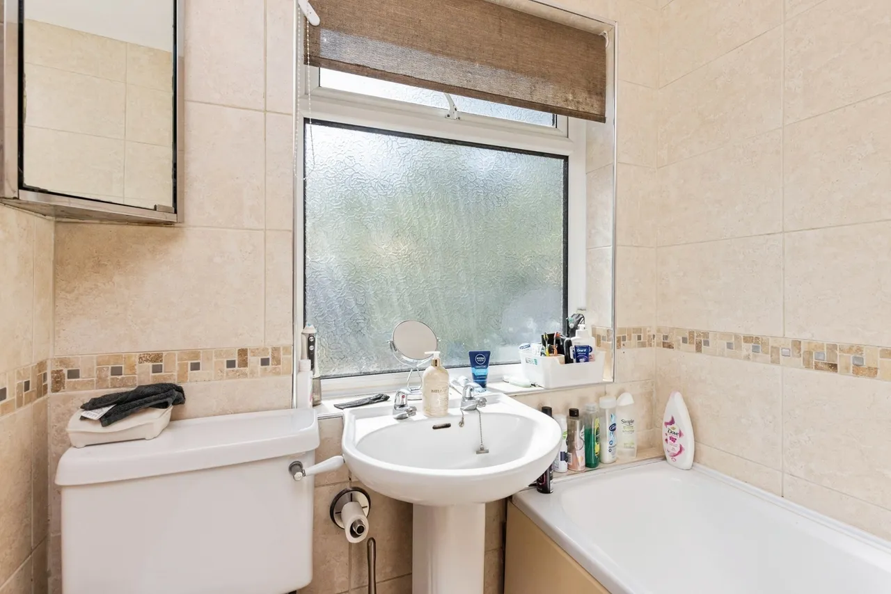 Cross Lane, Huddersfield, West Yorkshire, HD4, photo 15