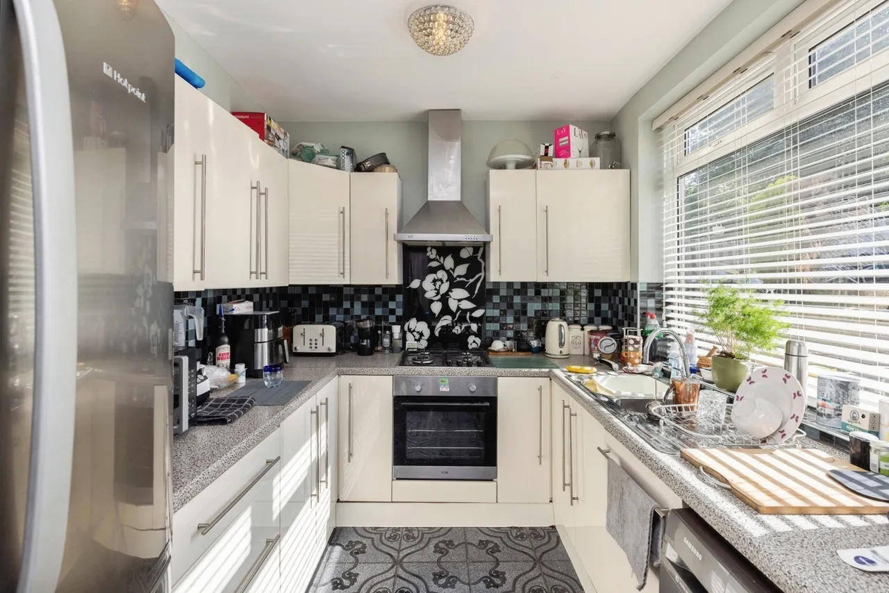 Cross Lane, Huddersfield, West Yorkshire, HD4, photo 12