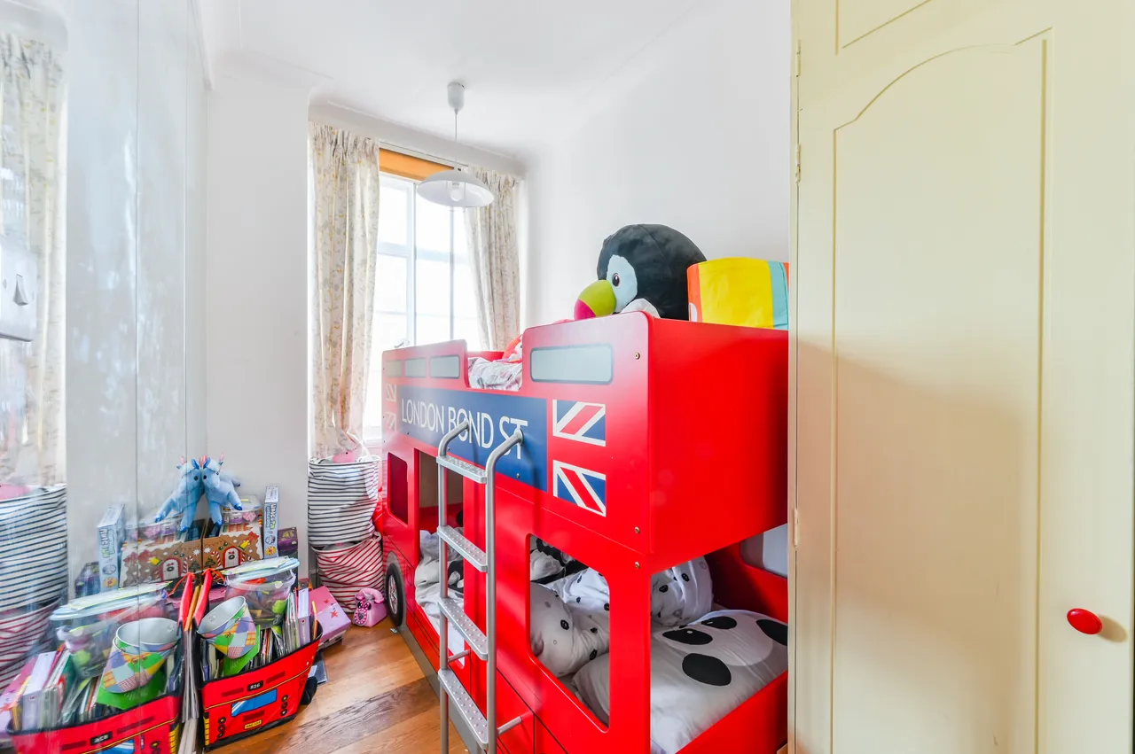 London, W1B, photo 10