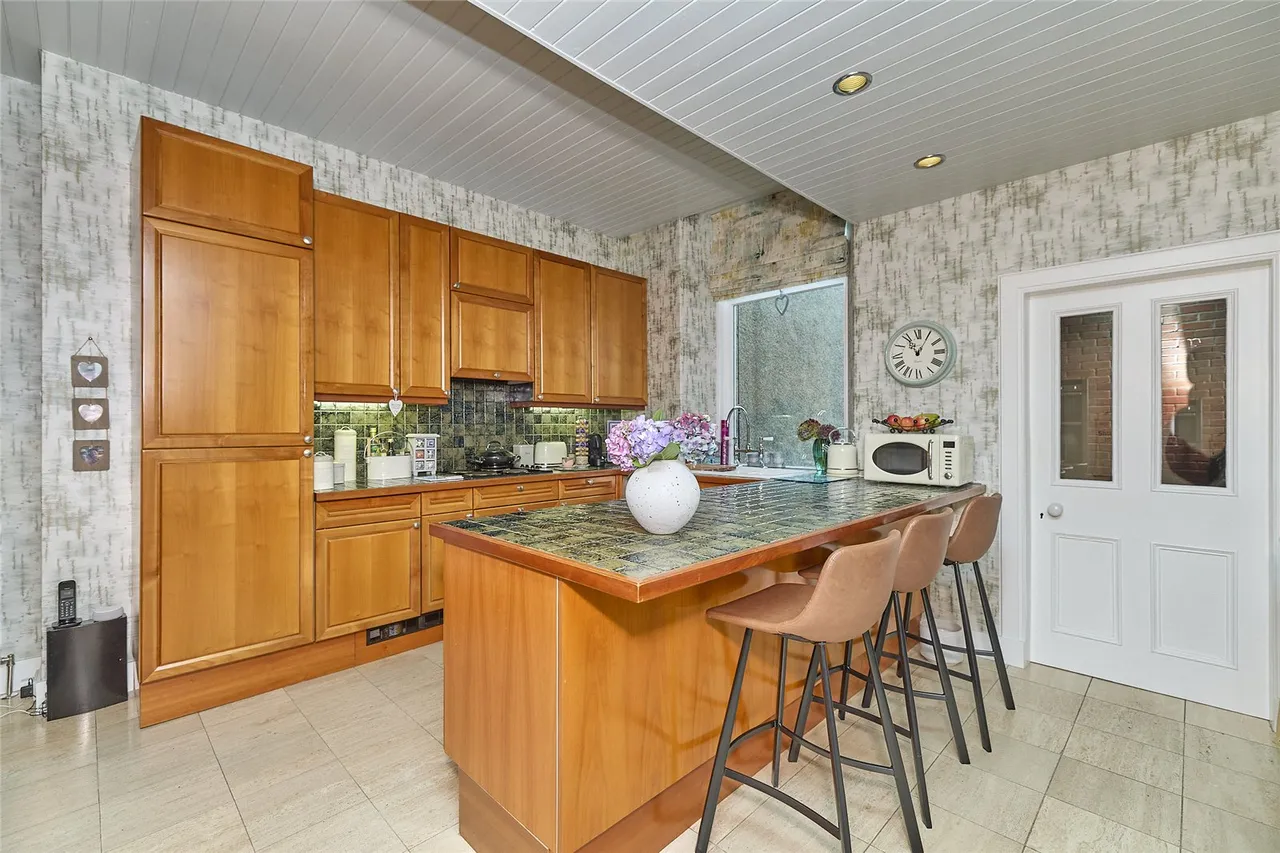 Irvine Place, Aberdeen, AB10, photo 10