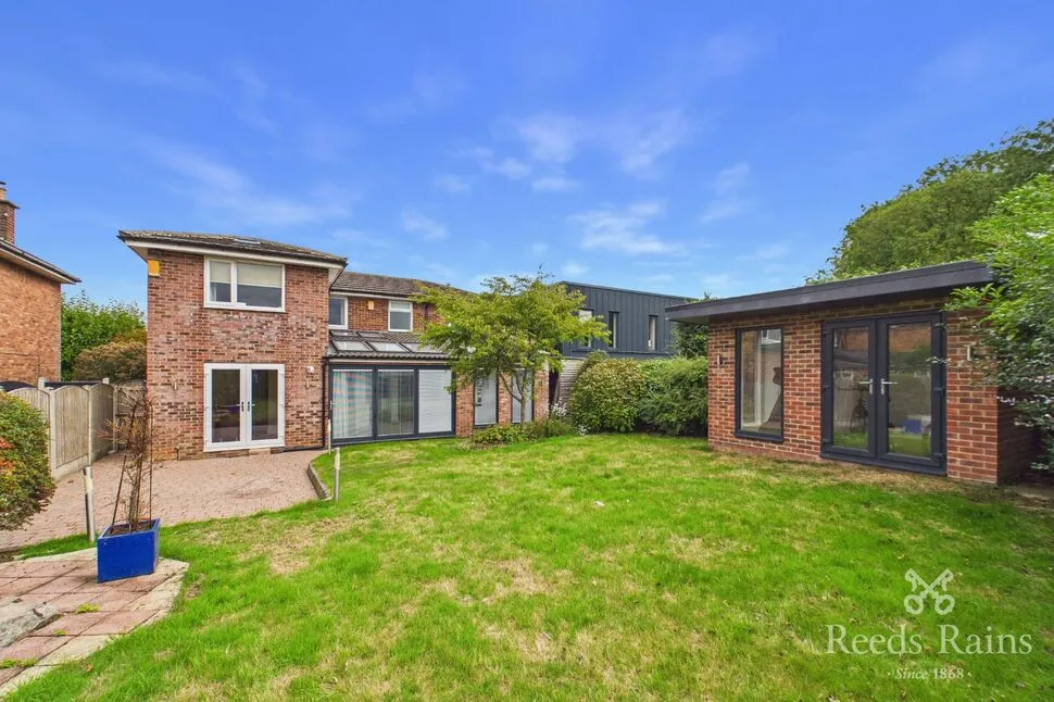 The Roundway, Morley, West Yorkshire, LS27, photo 2