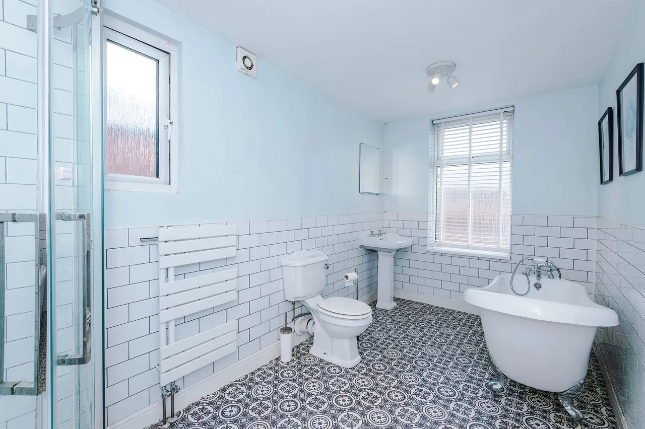 The Avenue, Leigh, Leigh, WN7 1ES, photo 8