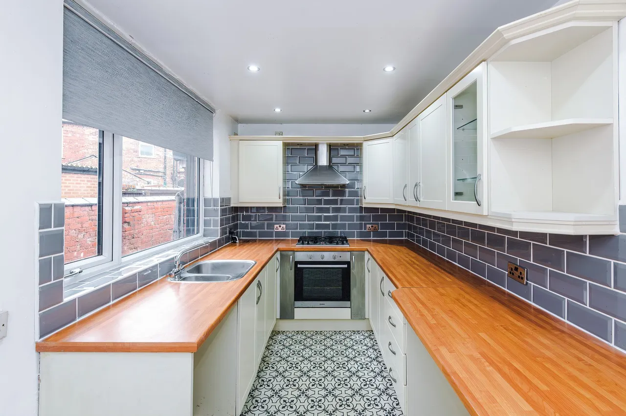 The Avenue, Leigh, Leigh, WN7 1ES, photo 5