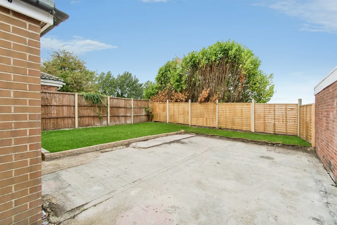 Ascot Road, Kippax, LS25, photo 15