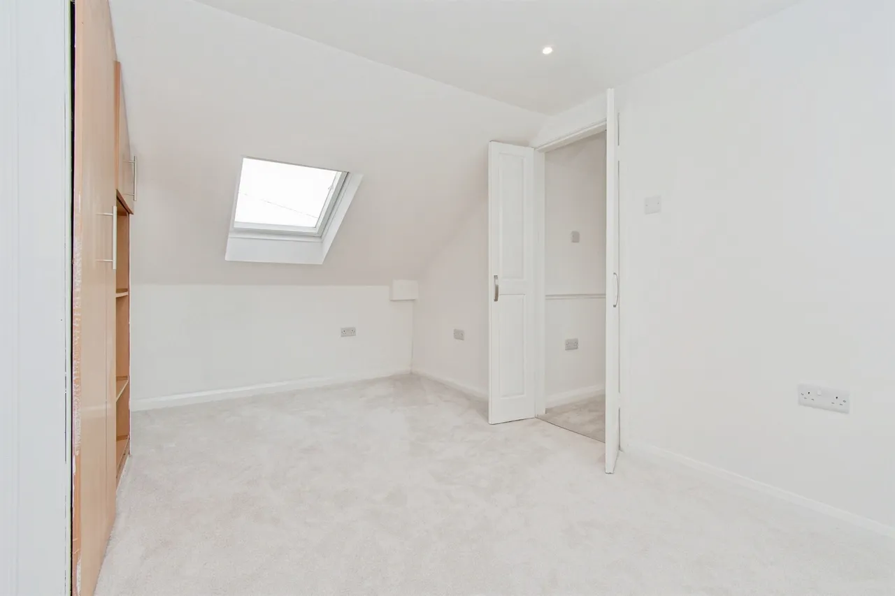 Ascot Road, Kippax, LS25, photo 12