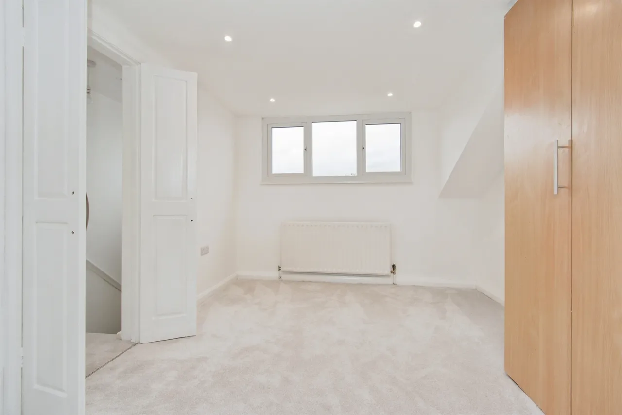 Ascot Road, Kippax, LS25, photo 13