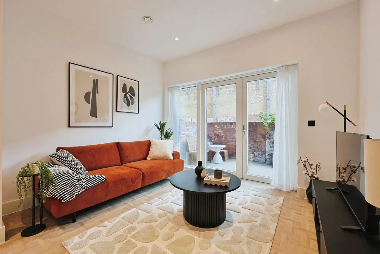 One Clapham, St. John's Hill, London, SW11, photo 8