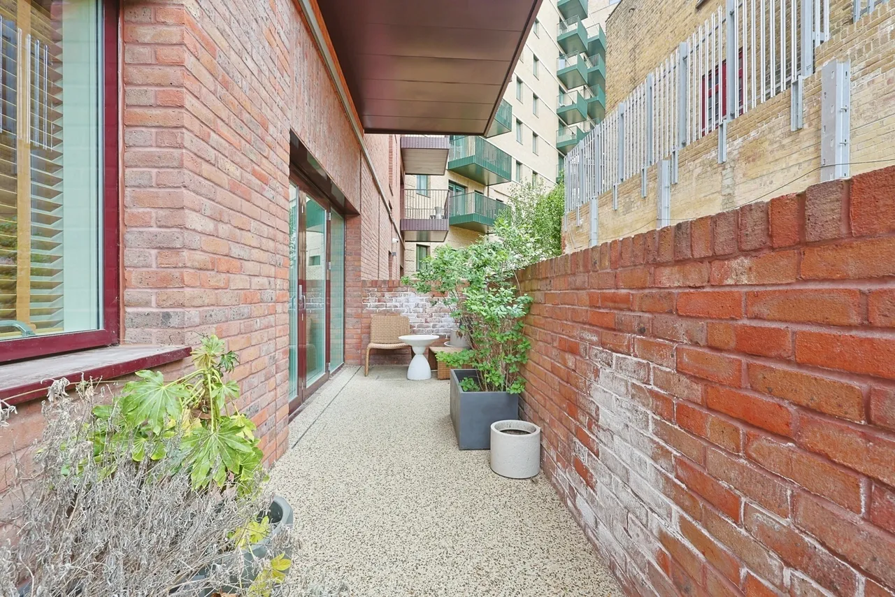 One Clapham, St. John's Hill, London, SW11, photo 9