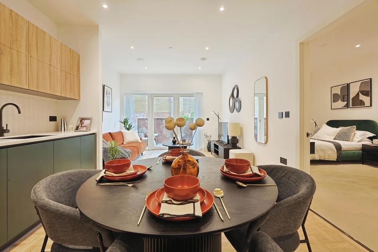 One Clapham, St. John's Hill, London, SW11, photo 7