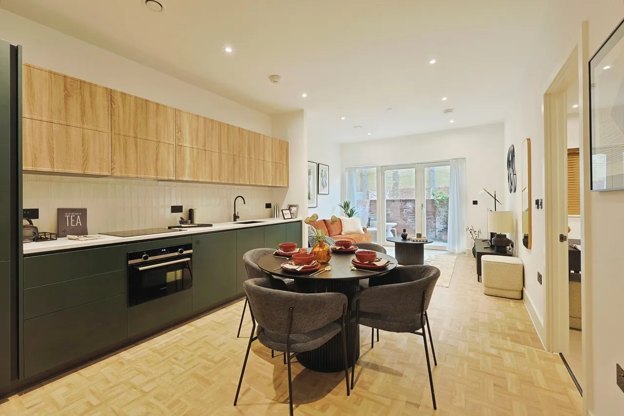 One Clapham, St. John's Hill, London, SW11, photo 3
