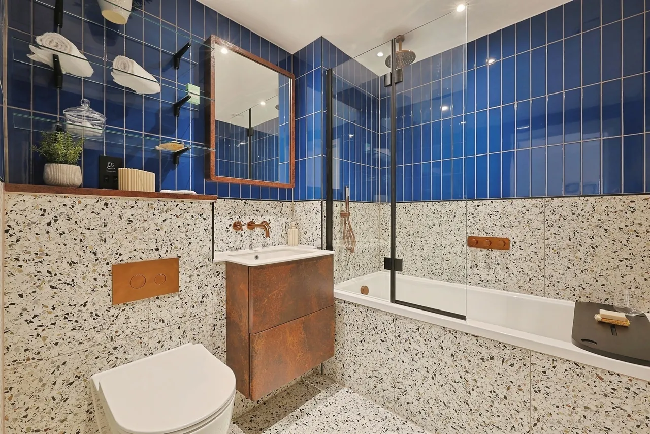 One Clapham, St. John's Hill, London, SW11, photo 5