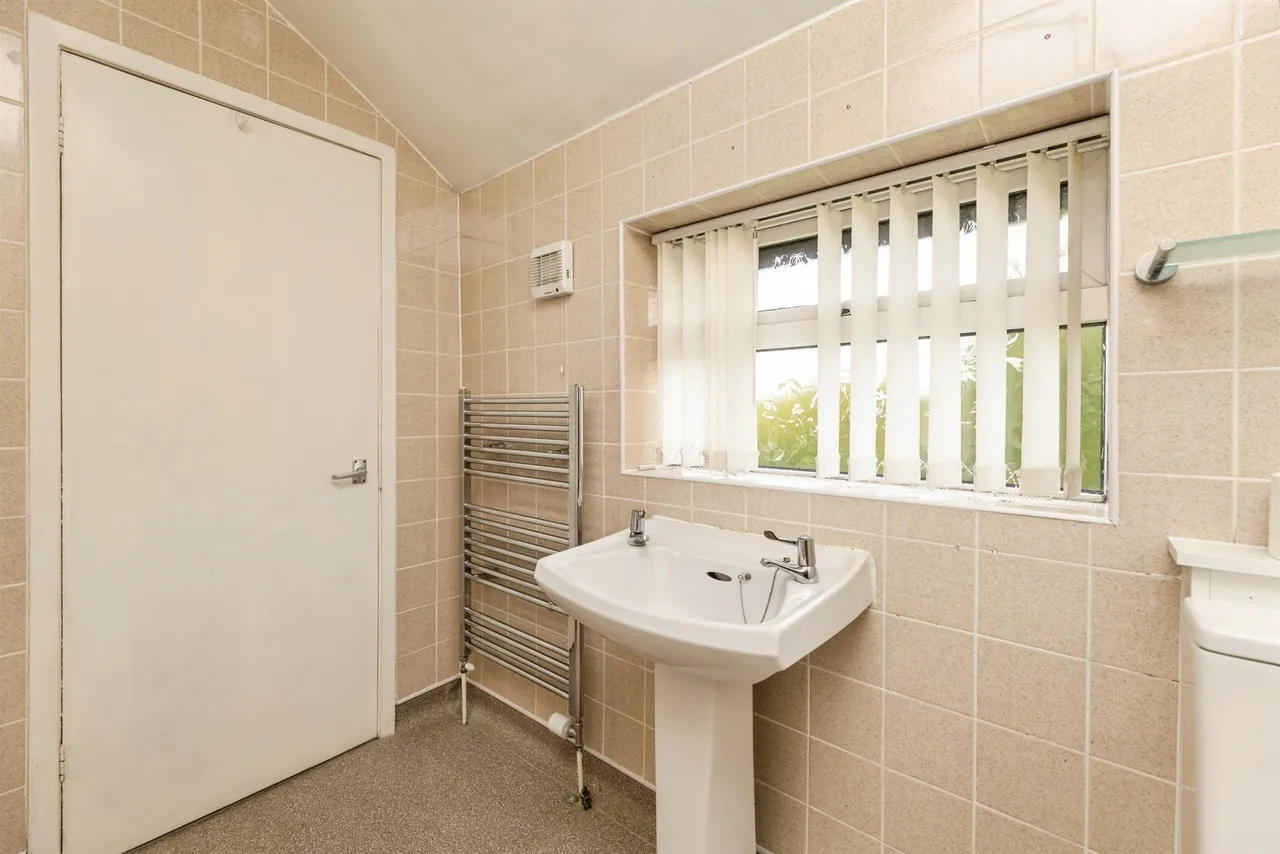 Middleton Park Crescent, Leeds, LS10, photo 17