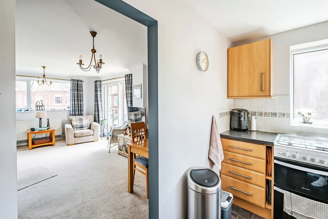 Claremont Road, Seaford, BN25, photo 4