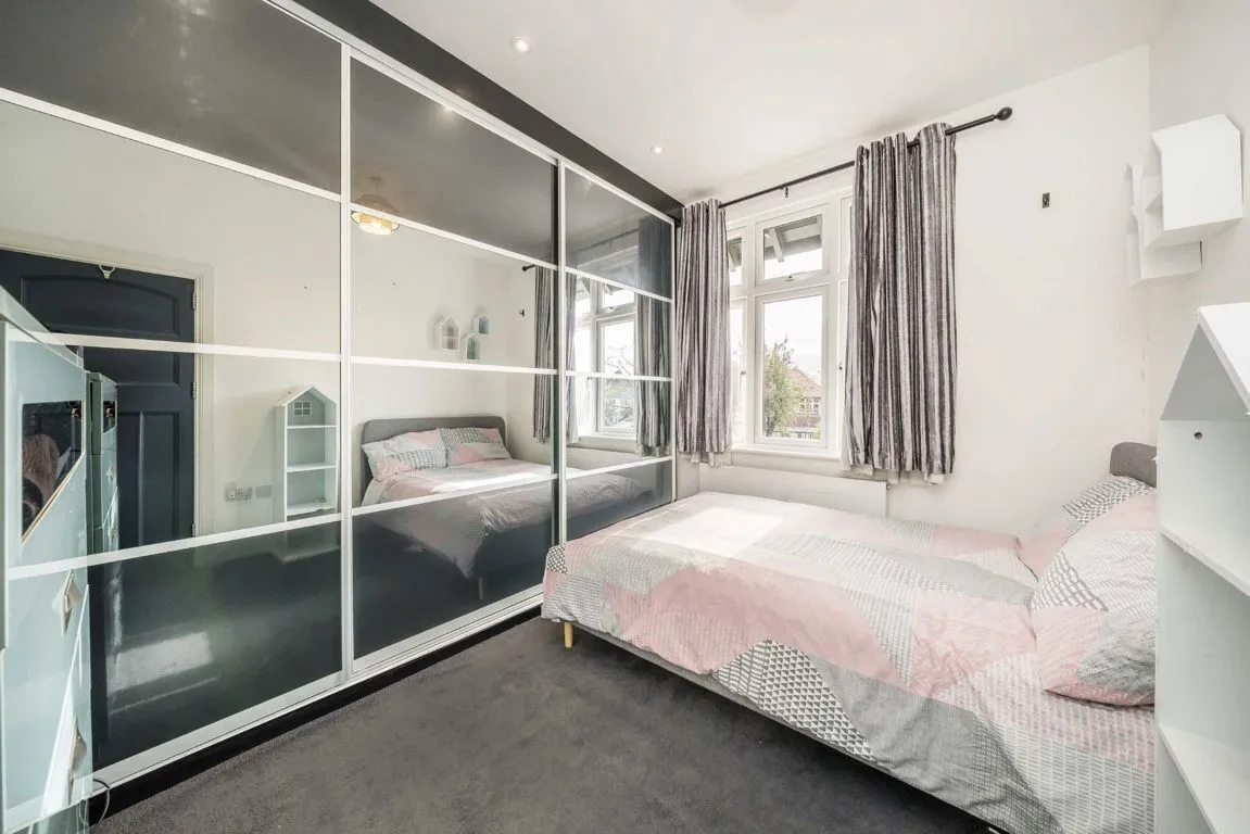 Borough Road, TW7, photo 9