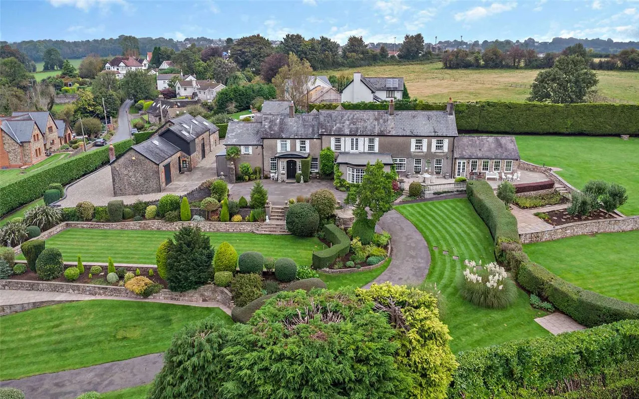 5 bed house for sale — Heol Y Parc, Pentyrch, Cardiff, CF15 9NB