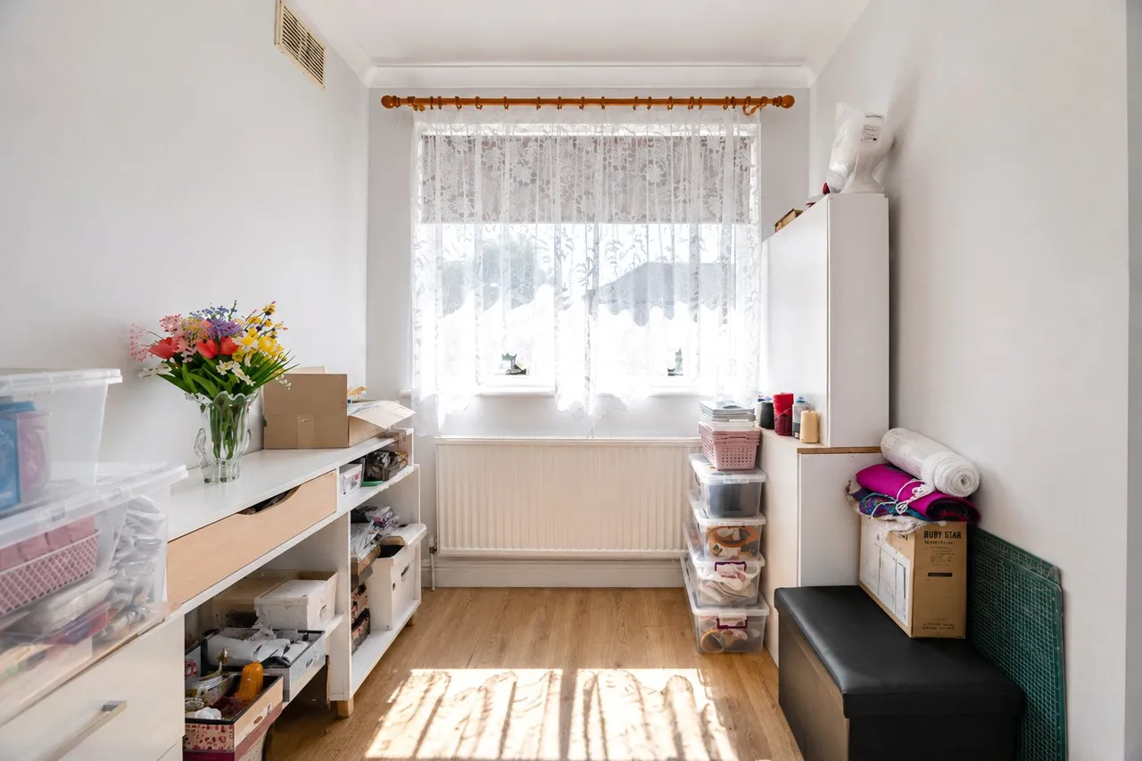 Valley Close, Pinner, HA5, photo 9