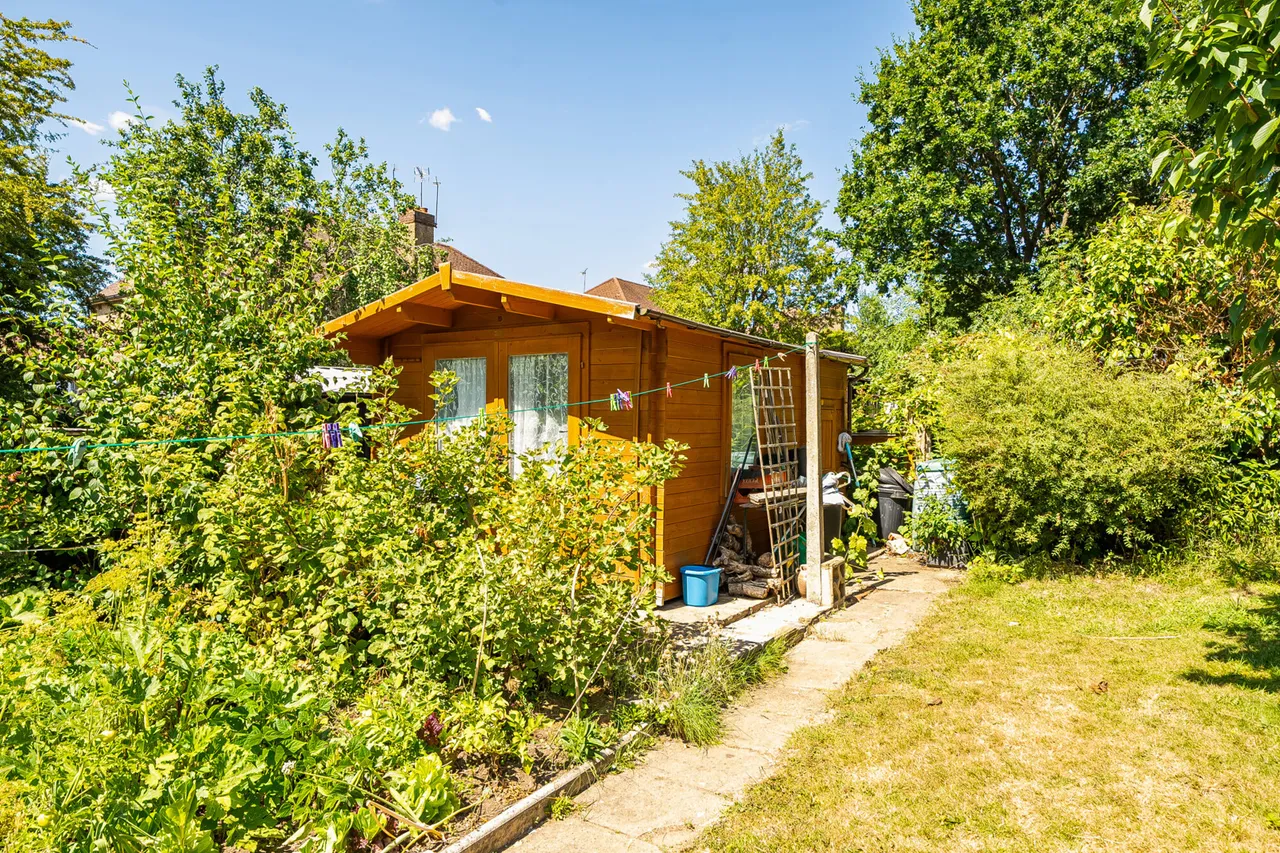 Valley Close, Pinner, HA5, photo 13